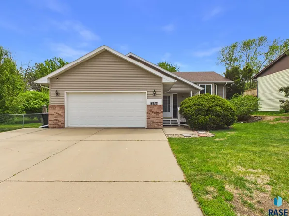 4913 E Cynthia Dr, Sioux Falls, SD 57110