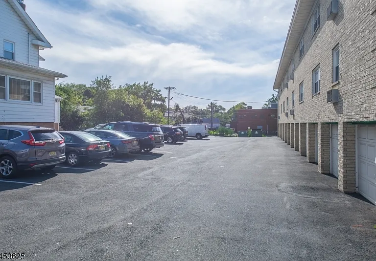 20 Halsey Ave #18 — Photo 12