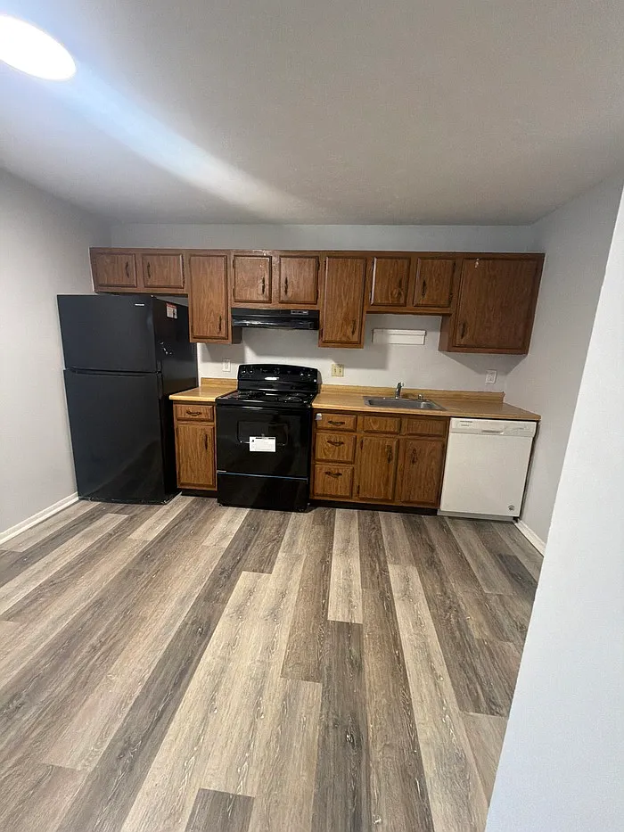 2 bed, 1.5 bath, 925 sqft, $1,350 — Photo 4