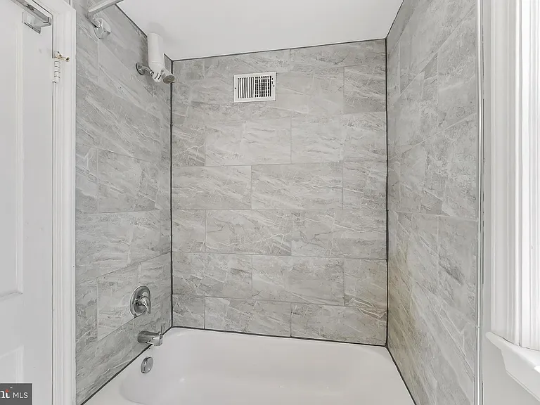 1005 N Lebanon St — Photo 34