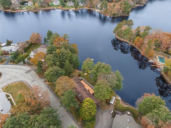 5th image of 62 Wood Cove Dr