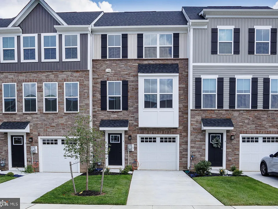 6 Foxwood Dr