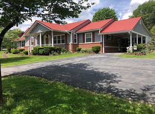 40595 W Morgan Ave, Pennington Gap, VA 24277