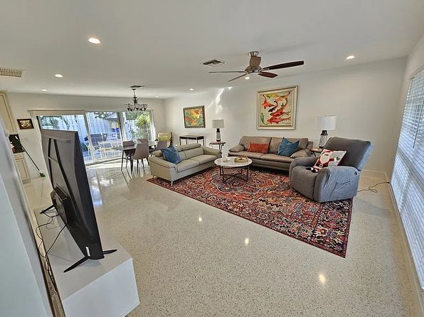 406 Venetian Dr