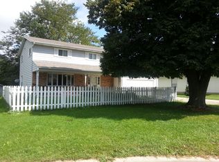 1008 Surrey Rd, Monticello, IL 61856