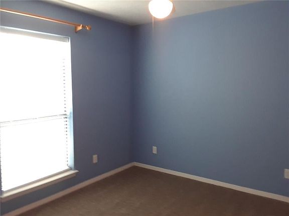 4th image of 330 Woodhurst Dr