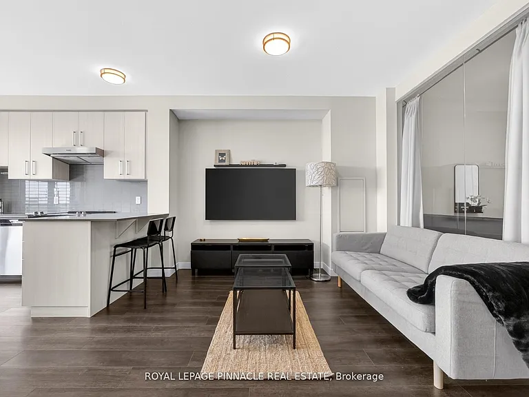 15 Queen St S #2303 — Photo 13