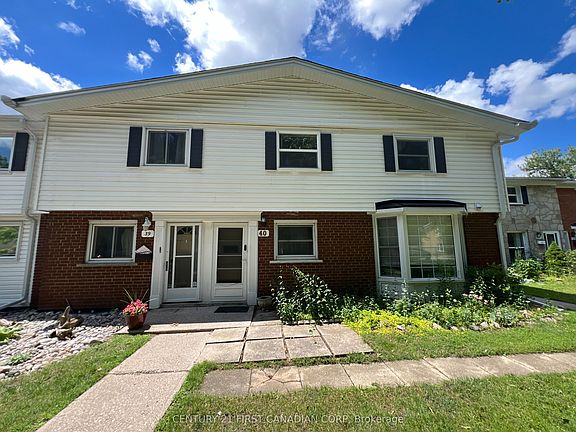 2nd image of 40 Arbour Glen Cres