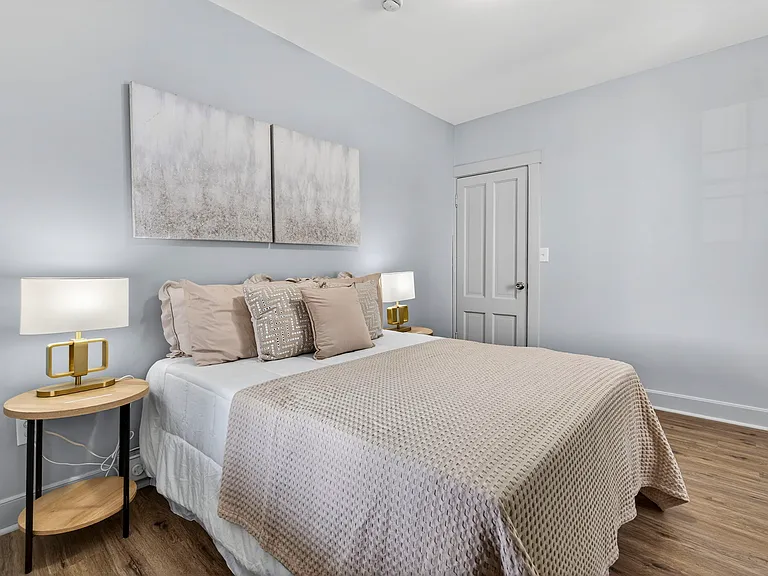 318 Charles St #1R — Photo 8