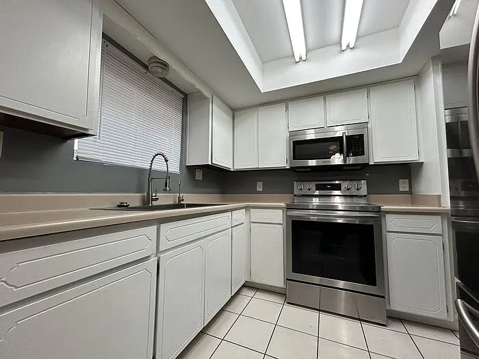 Photo 2 of 19 - 1101 N April Cir #B - Mesa, AZ Building Photo - 1101 N April Cir #B