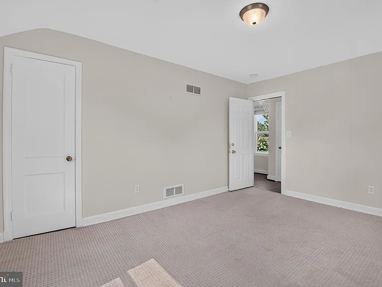 7823 Marion Ln — Photo 19