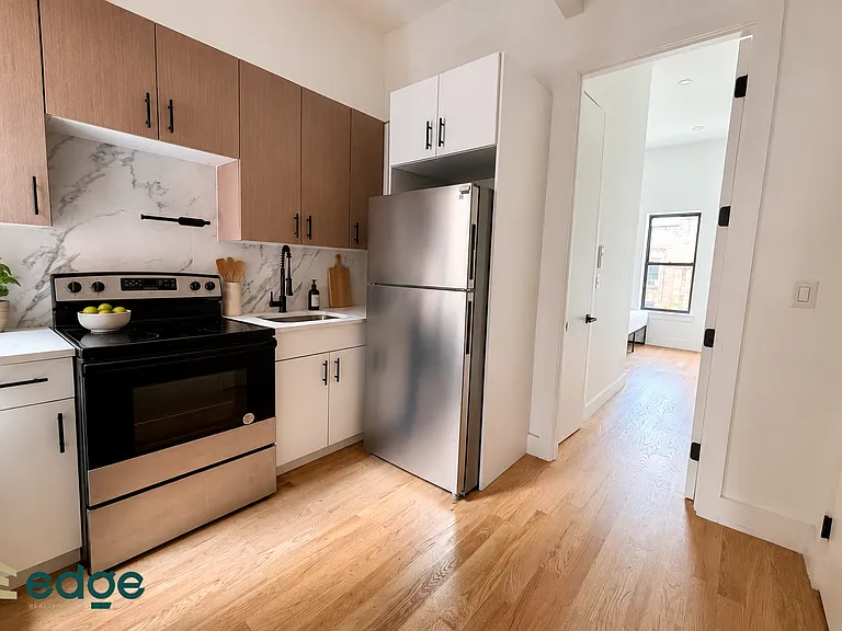 1518 Jefferson Ave #3R — Photo 3