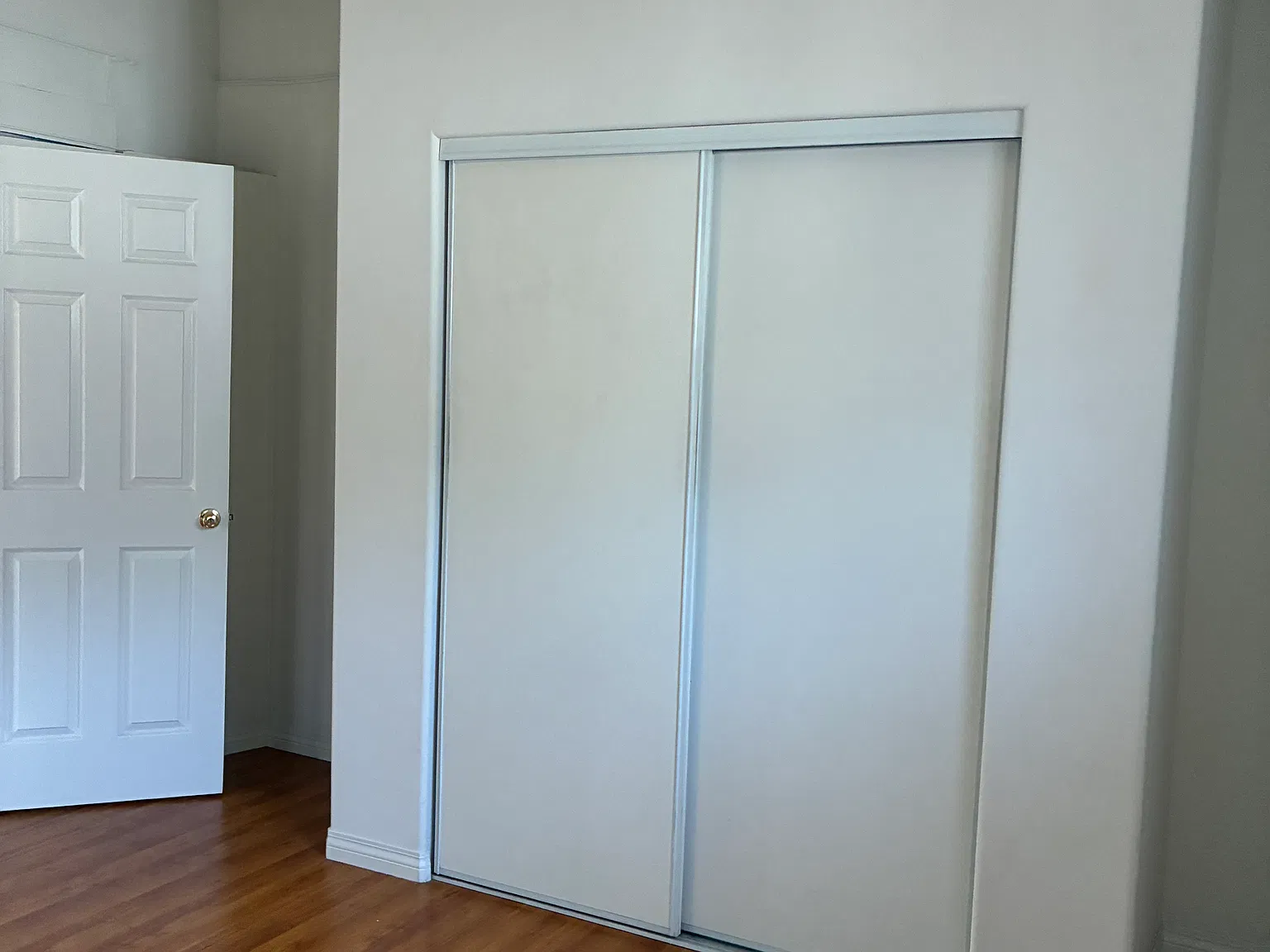 2 bed, 760 sqft, $2,100 — Photo 3