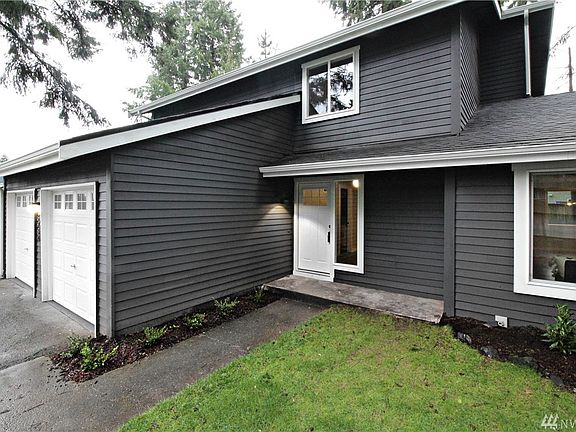 3rd image of 3984 SE Castlewood Dr