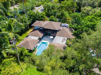 3750 Main Hwy, Miami, FL, 33133