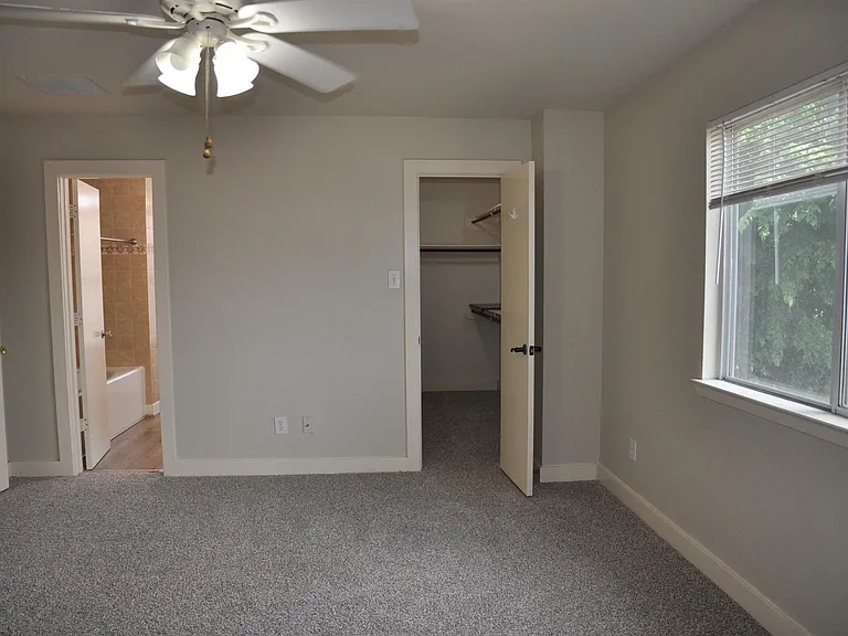 20734 Settlers Lake Cir N — Photo 26