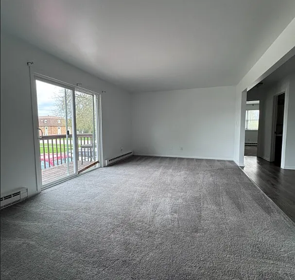 2022 Lawrence Ave — Photo 7