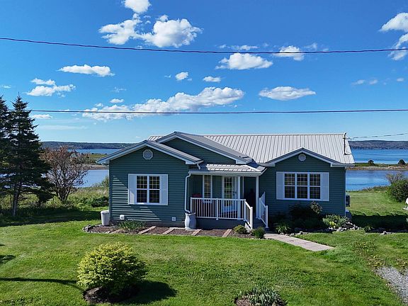 3rd image of 48 Seaview Dr