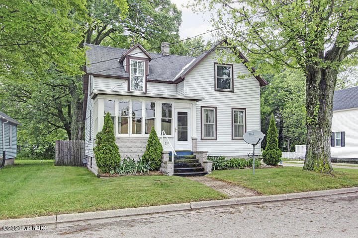 1st image of 219 E Harrison Ave