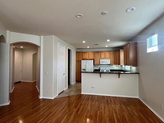 Open design kitchen with breakfast bar