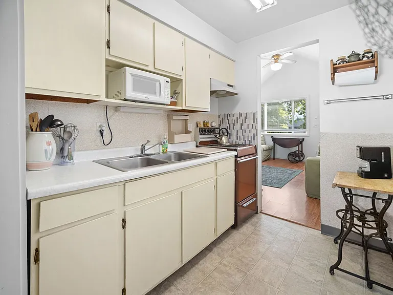 3821 E 32nd Ave — Photo 11