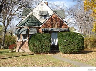5835 Putnam Dr, West Bloomfield, MI