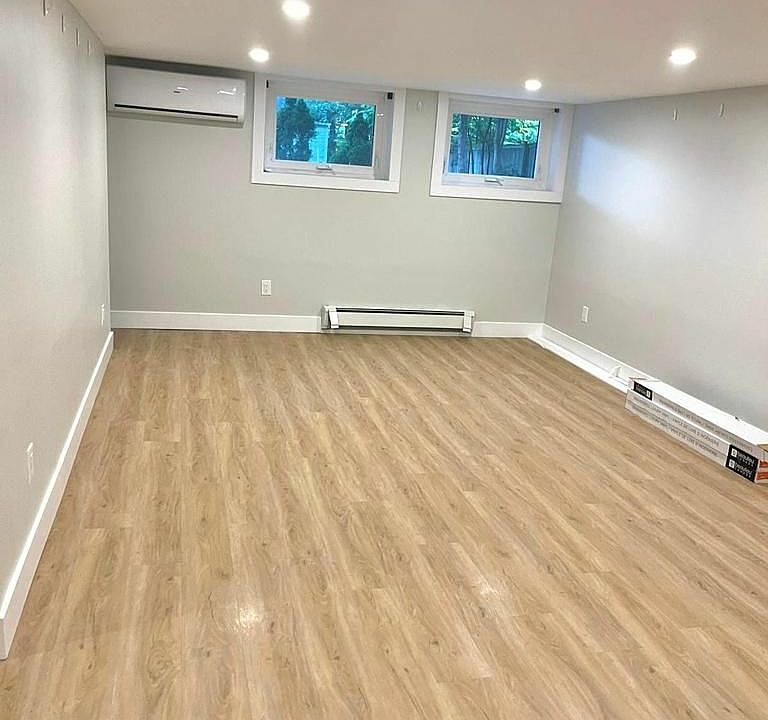 2nd image of 1055 Brough St