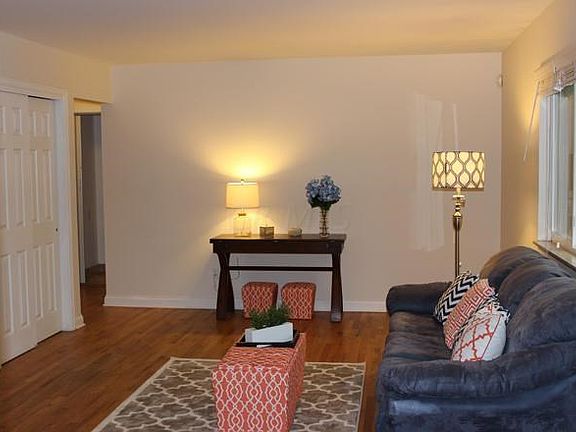 3rd image of 5252 Fenway Pl #5252