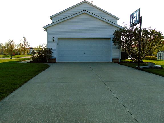 2nd image of 689 W Sturbridge Dr