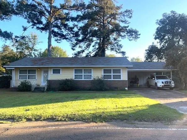 912 Lee Ave, Crystal Springs, MS 39059
