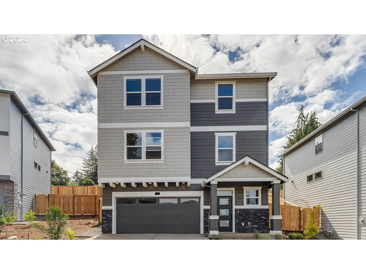 19056 SW Zinnia Ln photo 1