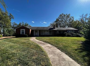 900 Shandel Dr, Saint Louis, MO 63132