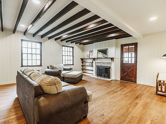 lounge room