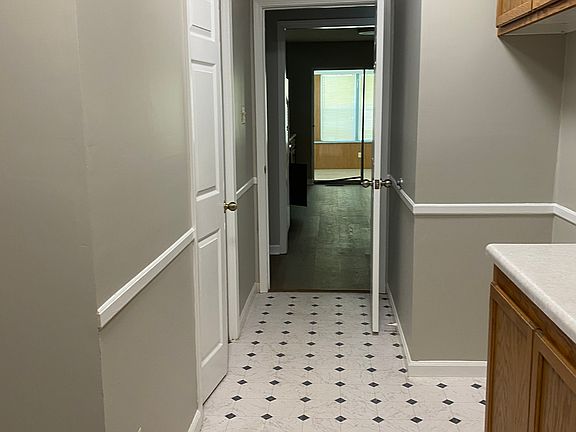 3rd image of 1510 Carowinds Cir