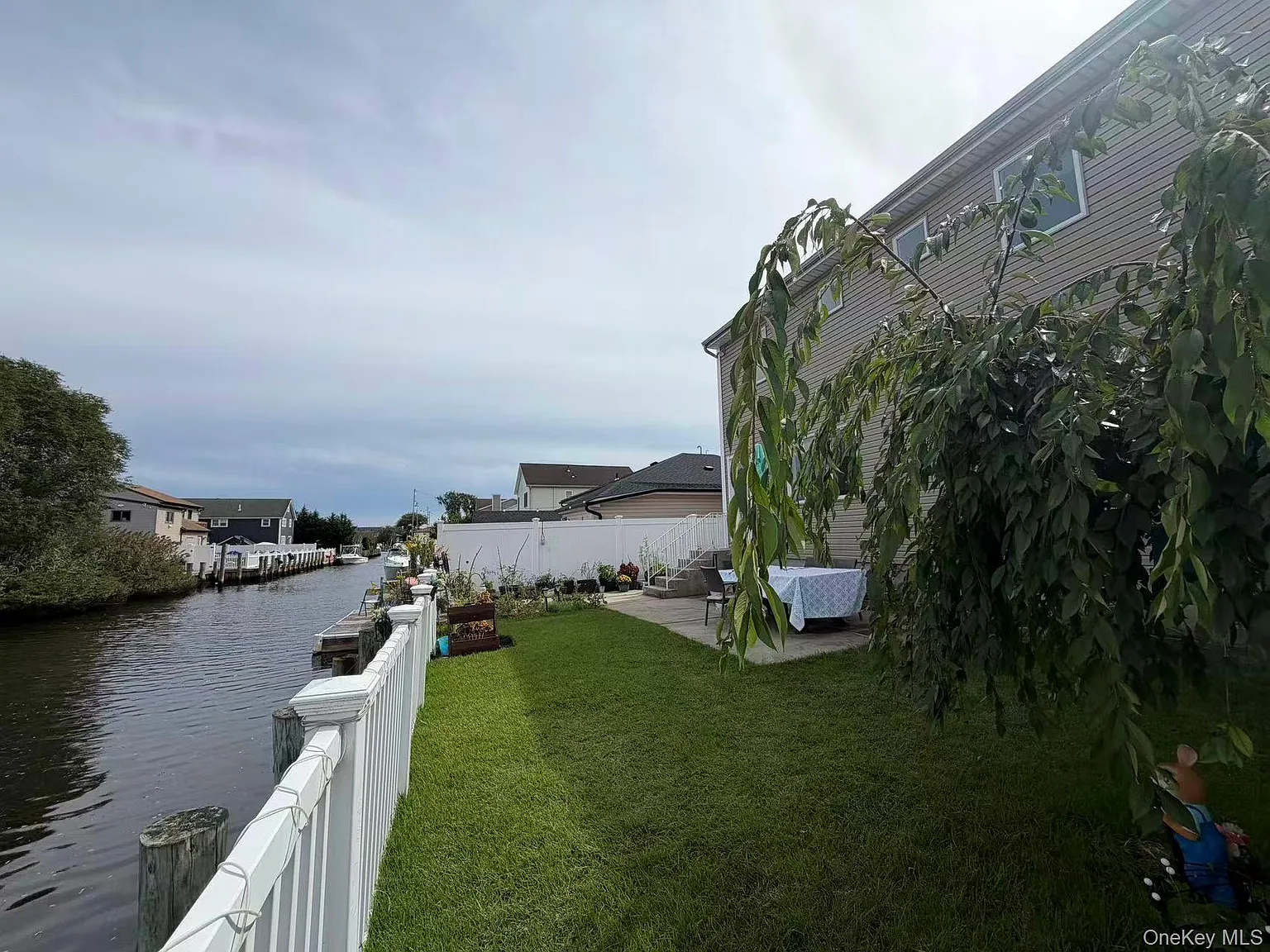 4 bed, 2.5 bath, 2058 sqft, $5,600 — Photo 4