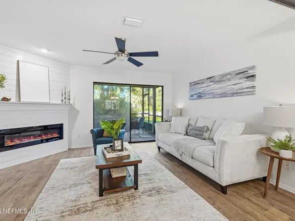 158 CRANES LAKE Drive, Palm Valley, FL 32082