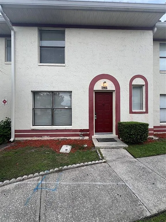 3 bed, 2.5 bath, 1307 sqft, $1,790 — Photo 1