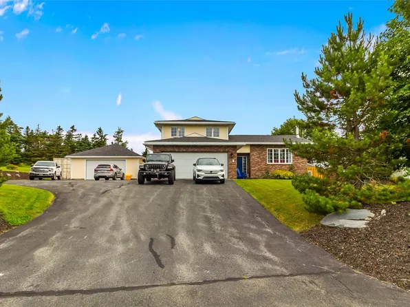 8 Plateau Park, Paradise, NL A1L2R6