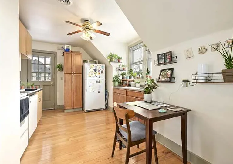 2044 North Buffum Street - B — Photo 4