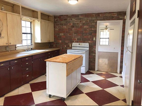 5th image of 2615 39th St
