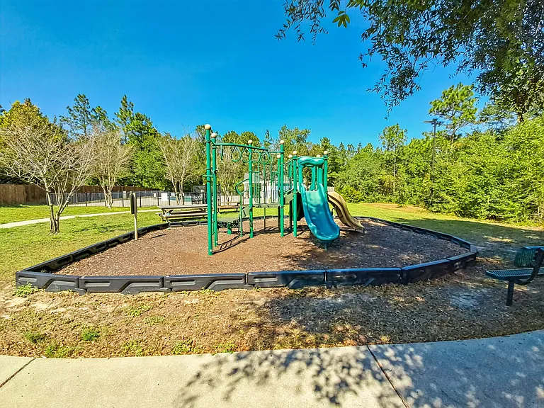 5783 Dogwood Dr E — Photo 32