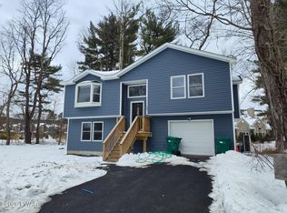 109 Rose Ln, Matamoras, PA 18336