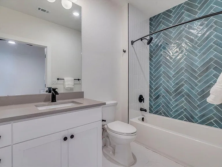 3000 Duval St #102 — Photo 19