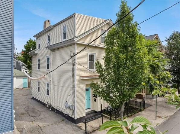 211 Carpenter St, Providence, RI 02903