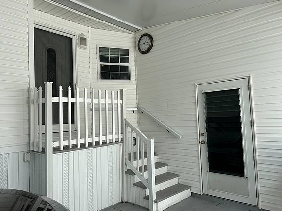 2nd image of 308 Pier A