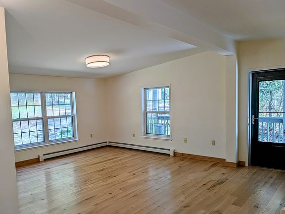 5th image of 16 Jackson Ln