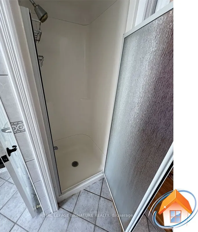 8 bed, $1,400 — Photo 3