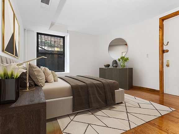 3rd image of 321 E 93rd St #1EE