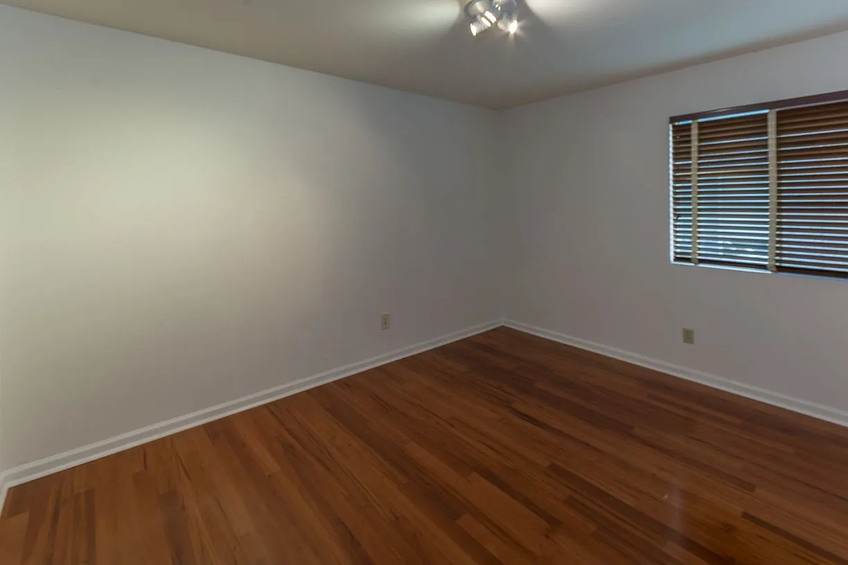 2 bed, 2.0 bath, 1119 sqft, $2,450 — Photo 4