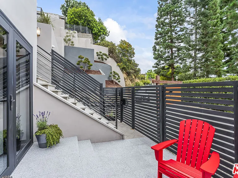6459 Rodgerton Dr — Photo 34